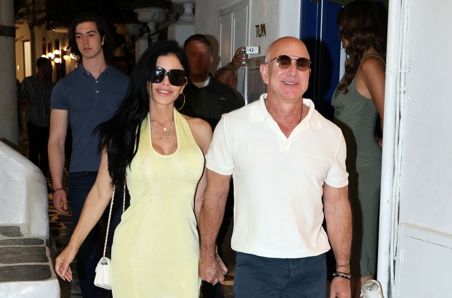 Τζεφ Μπέζος - Λόρεν Σάντσεζ: Μετά την Ελλάδα, κάνουν διακοπές στη Σαρδηνία 