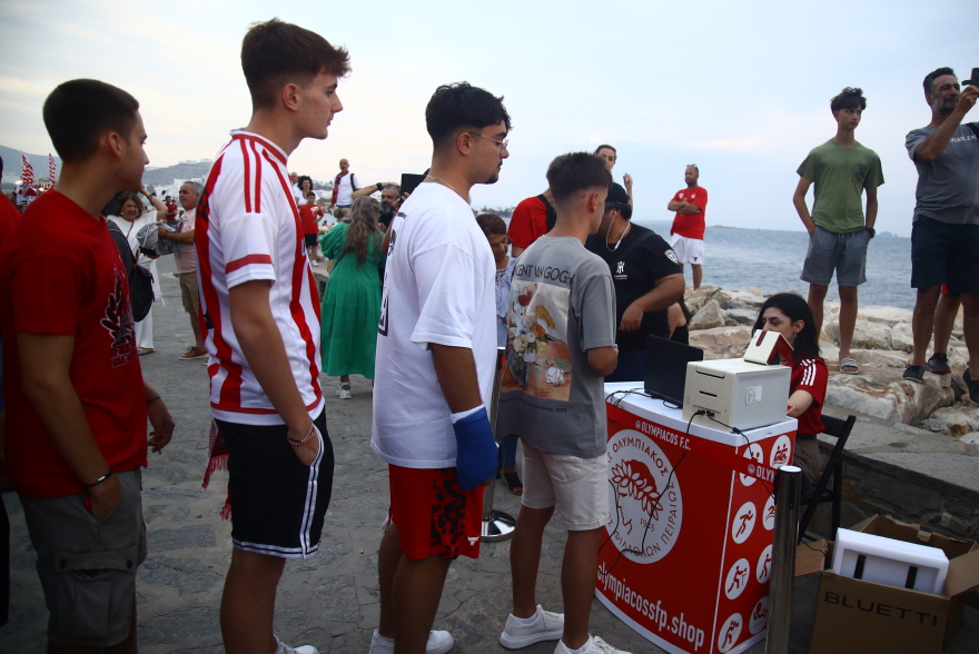 Ολυμπιακός: Στην Πάρο οι ευρωπαϊκές κούπες - Βίντεο, φωτογραφίες 