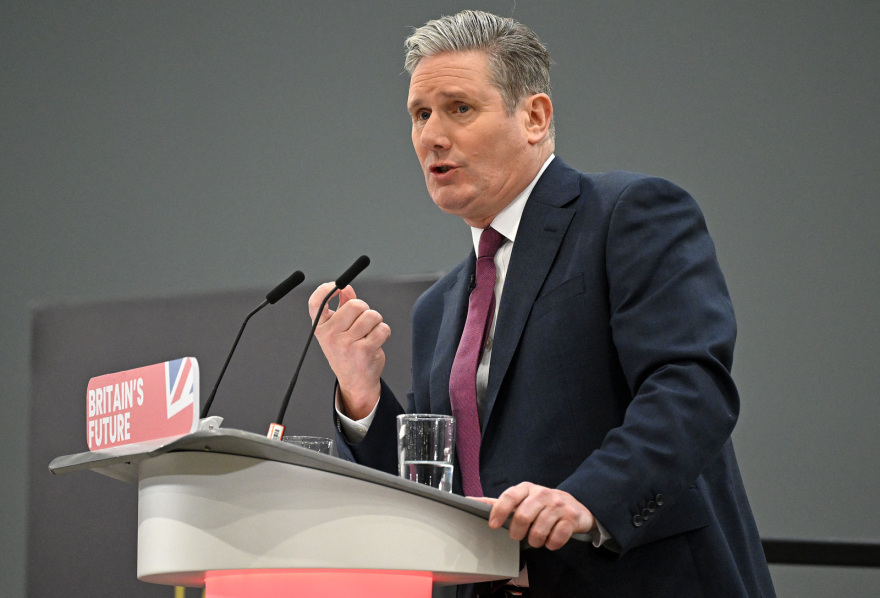 Εκλογές στη Βρετανία: Ποιος είναι ο Κιρ Στάρμερ που θα γίνει πρωθυπουργός - Η πορεία του μέχρι τη Ντάουνινγκ Στριτ