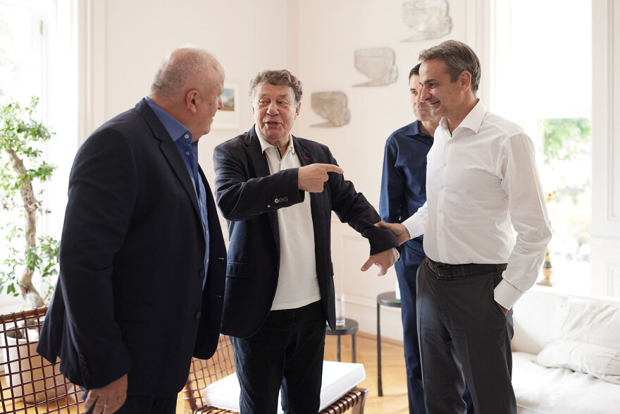 Συναντήθηκε με τους πρωταθλητές του 2004 ο Μητσοτάκης - «Είκοσι χρόνια μετά, μας κάνετε υπερήφανους» είπε στον Ρεχάγκελ