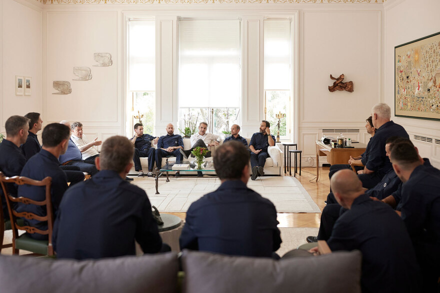 Συναντήθηκε με τους πρωταθλητές του 2004 ο Μητσοτάκης - «Είκοσι χρόνια μετά, μας κάνετε υπερήφανους» είπε στον Ρεχάγκελ