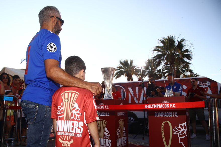 Ολυμπιακός: Στη Νάξο οι ευρωπαϊκές κούπες - Φωτογραφίες 
