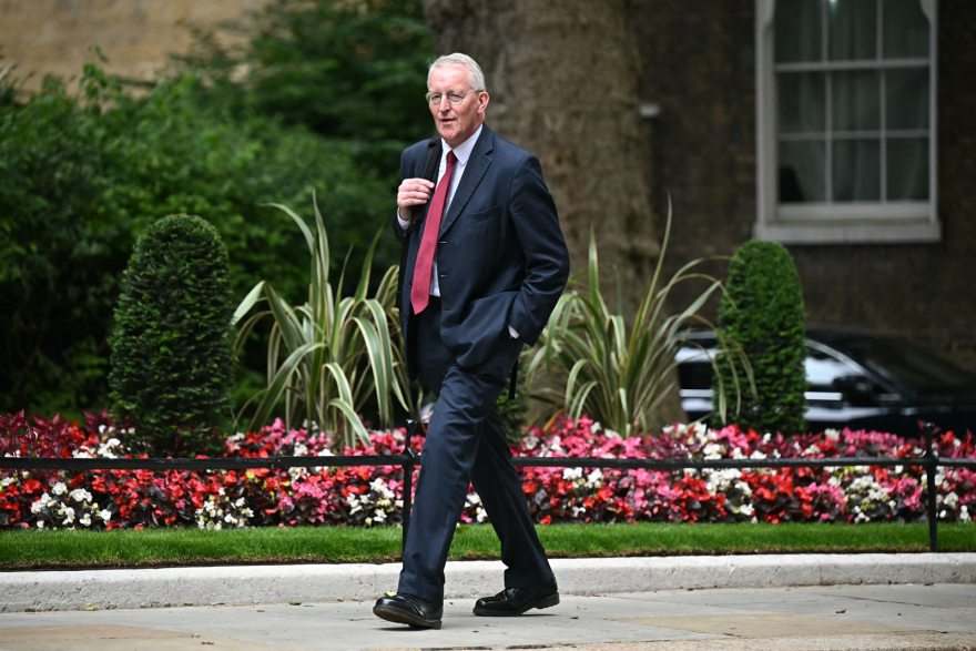 Βρετανία: Ο Κιρ Στάρμερ σχηματίζει την κυβέρνησή του - Υπουργός Οικονομικών η 45χρονη Ρέιτσελ Ριβς, υπουργός Εξωτερικών ο Λάμι