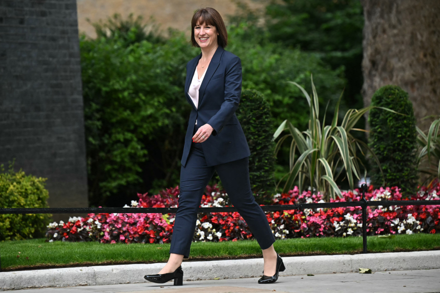 Βρετανία: Ο Κιρ Στάρμερ σχηματίζει την κυβέρνησή του - Υπουργός Οικονομικών η 45χρονη Ρέιτσελ Ριβς, υπουργός Εξωτερικών ο Λάμι