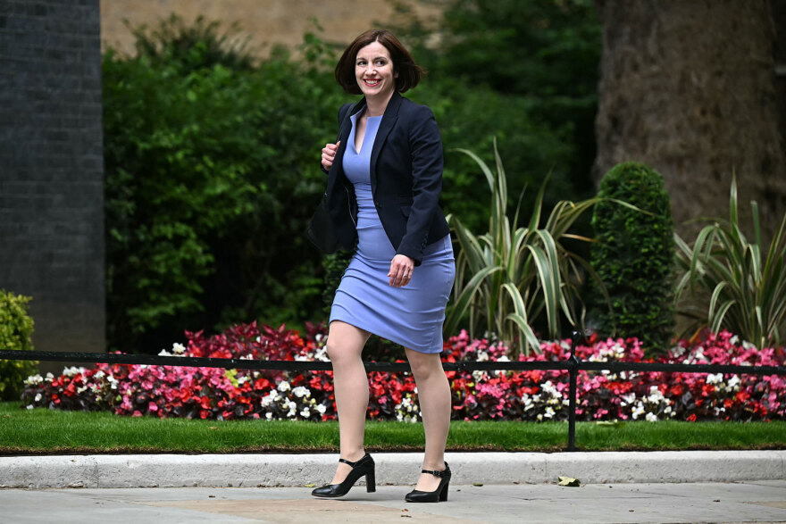 Βρετανία: Ο Κιρ Στάρμερ σχηματίζει την κυβέρνησή του - Υπουργός Οικονομικών η 45χρονη Ρέιτσελ Ριβς, υπουργός Εξωτερικών ο Λάμι