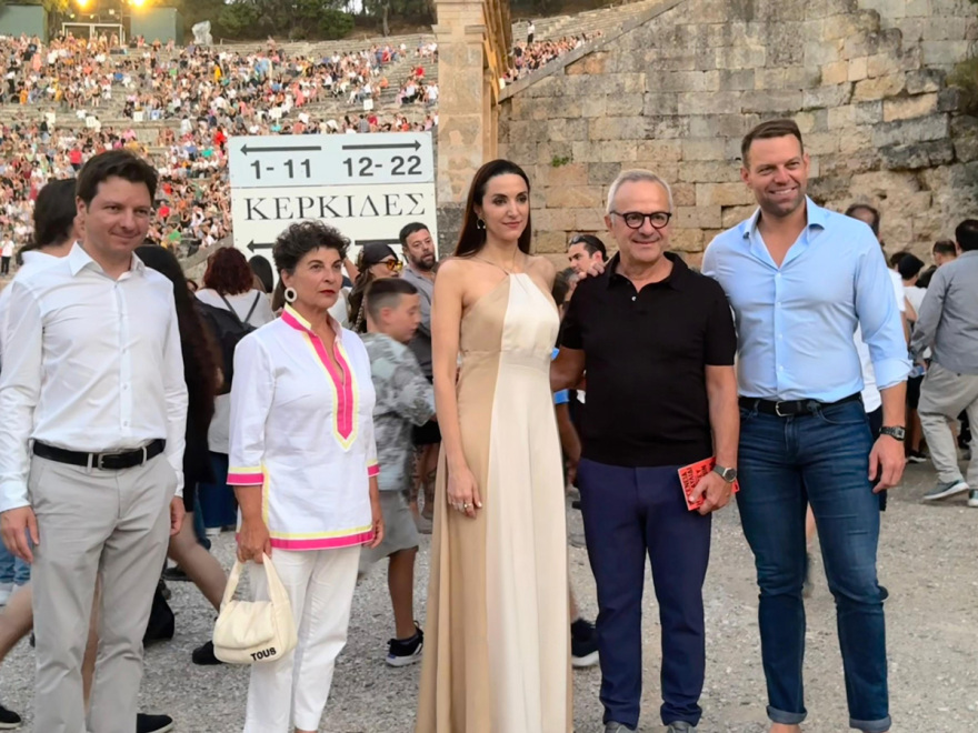 Στην Επίδαυρο ο Κασσελάκης για την «Ιφιγένεια εν Αυλίδι»