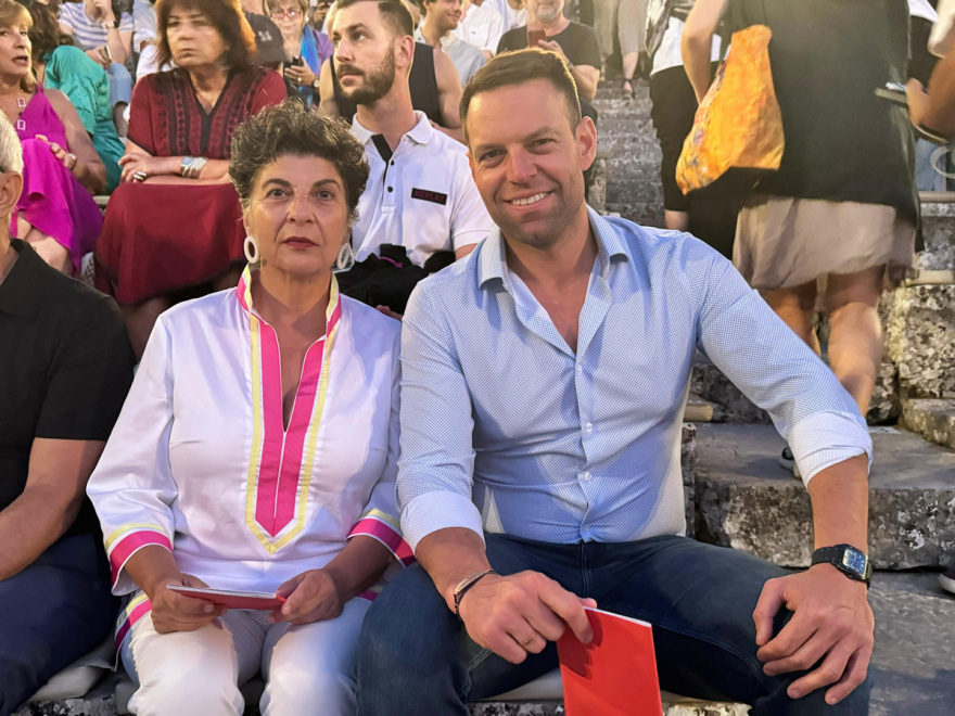 Στην Επίδαυρο ο Κασσελάκης για την «Ιφιγένεια εν Αυλίδι»