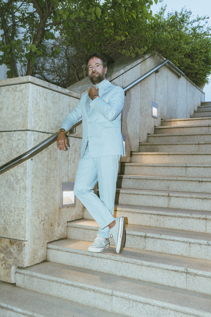 Ο Κωστής Μαραβέγιας στον Κήπο του Μεγάρου με το πιο cool ανερχόμενο brand