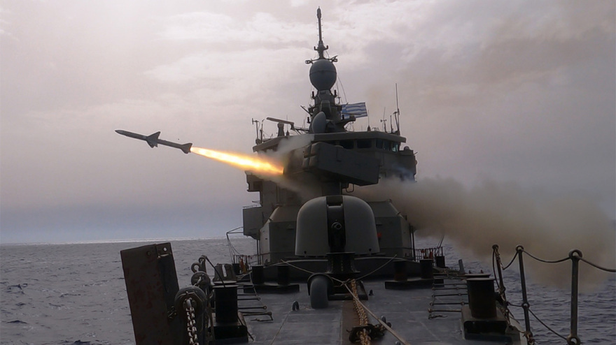 Πολεμικό Ναυτικό: Εντυπωσιακό βίντεο από βολές πλοίων στο Ιόνιο