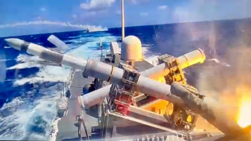 Πολεμικό Ναυτικό: Εντυπωσιακό βίντεο από βολές πλοίων στο Ιόνιο