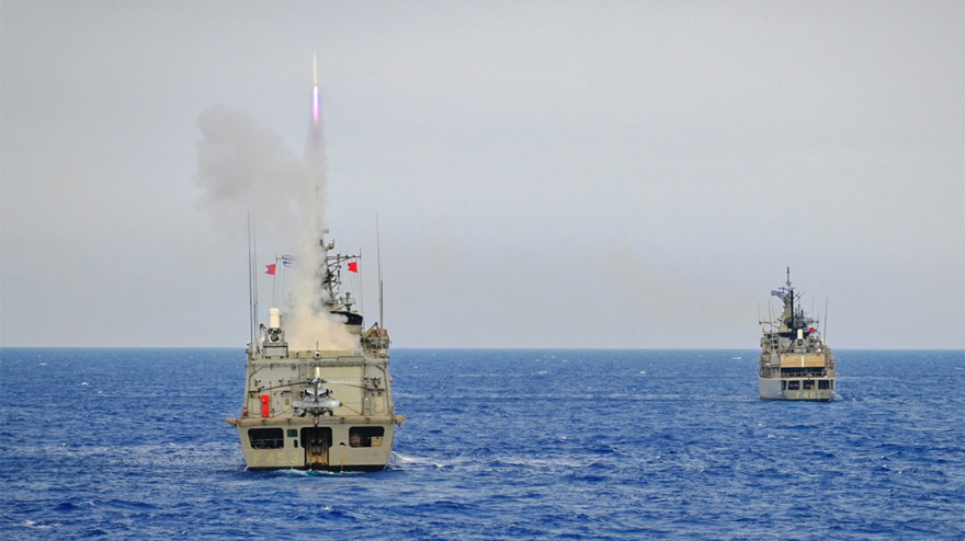 Πολεμικό Ναυτικό: Εντυπωσιακό βίντεο από βολές πλοίων στο Ιόνιο