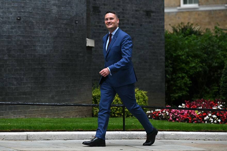 Βρετανία: Ο Κιρ Στάρμερ σχηματίζει την κυβέρνησή του - Υπουργός Οικονομικών η 45χρονη Ρέιτσελ Ριβς, υπουργός Εξωτερικών ο Λάμι