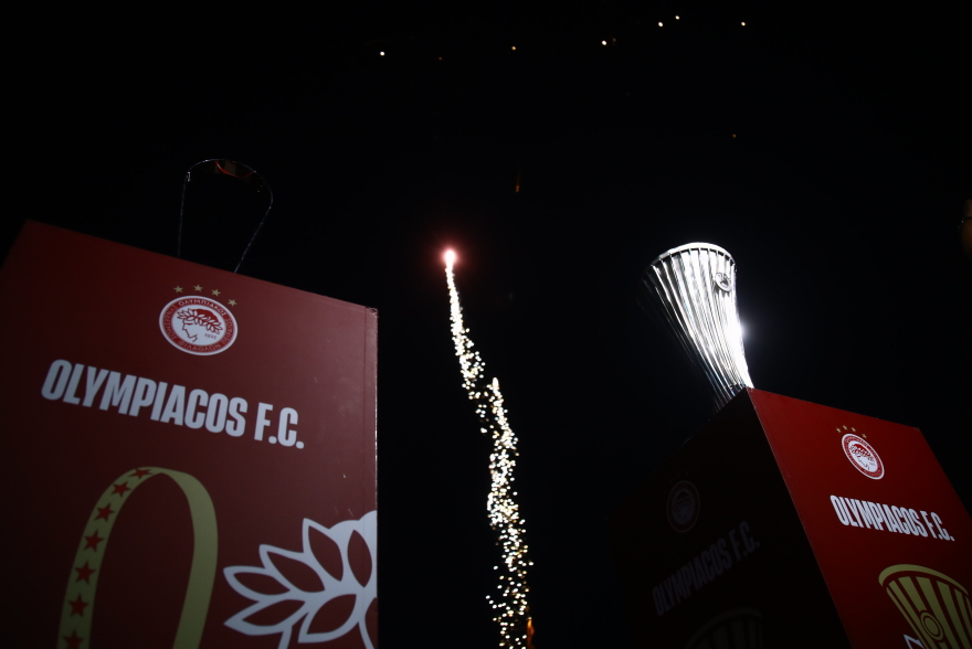 Ολυμπιακός: Στην Τήνο τα ευρωπαϊκά τρόπαια - Φωτογραφίες 