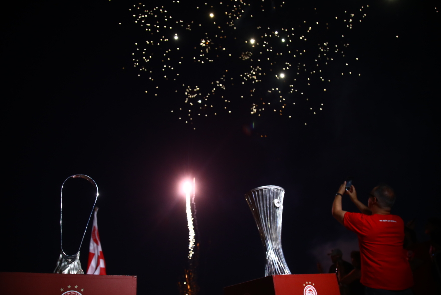 Ολυμπιακός: Στην Τήνο τα ευρωπαϊκά τρόπαια - Φωτογραφίες 