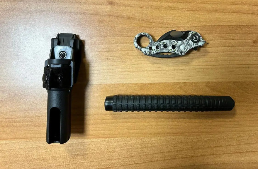 Γκάζι: Μεγάλη αστυνομική επιχείρηση τη νύχτα με έξι συλλήψεις - Χειροπέδες σε «μπράβο» που χτύπησε αυτοκίνητο με γκλοπ - Δείτε βίντεο