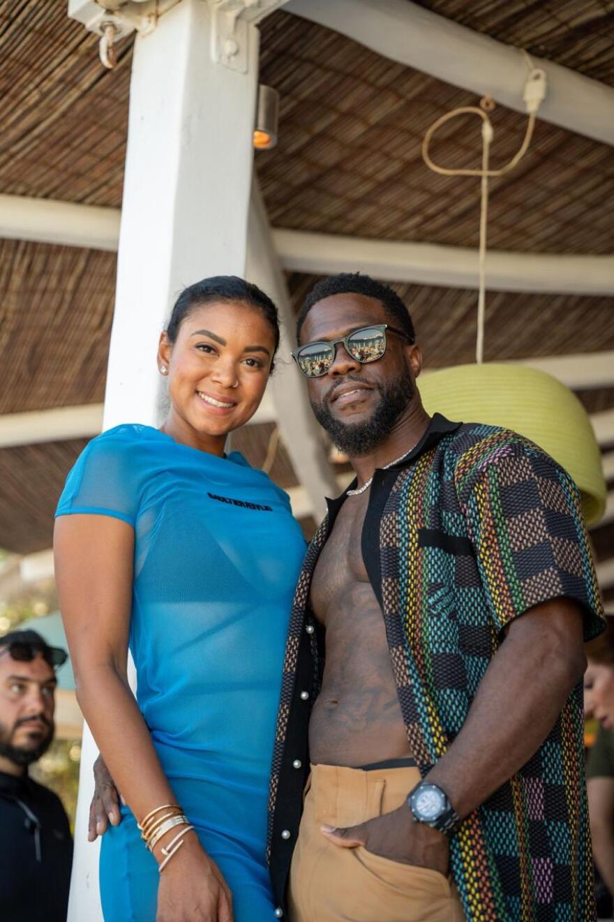 Κέβιν Χαρτ: Συνεχίζει τις διακοπές του στη Μύκονο ο ηθοποιός - Φωτογραφίες