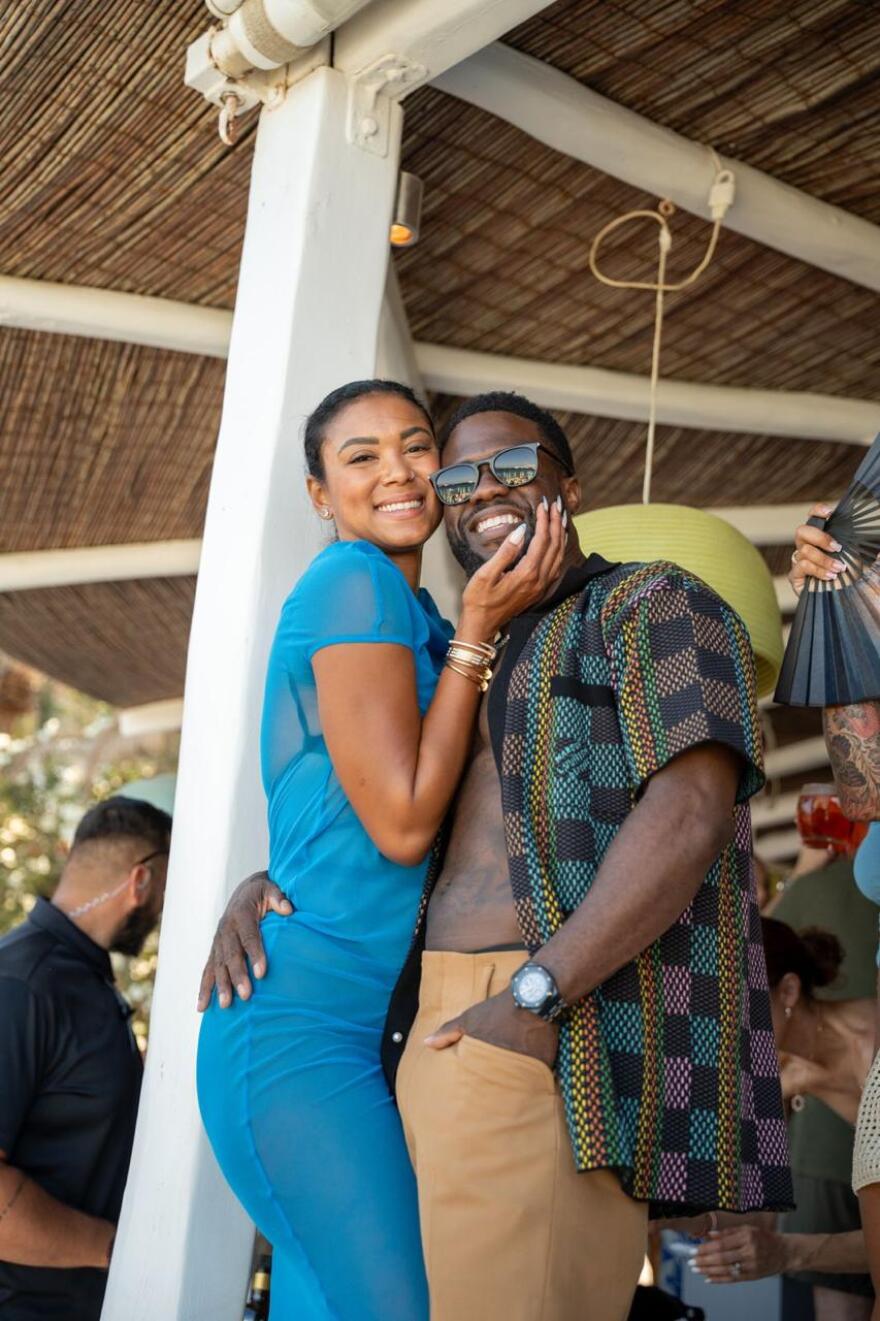 Κέβιν Χαρτ: Συνεχίζει τις διακοπές του στη Μύκονο ο ηθοποιός - Φωτογραφίες