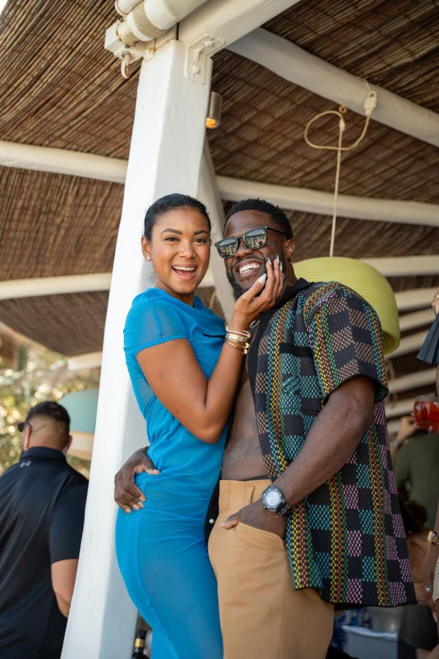 Κέβιν Χαρτ: Συνεχίζει τις διακοπές του στη Μύκονο ο ηθοποιός - Φωτογραφίες