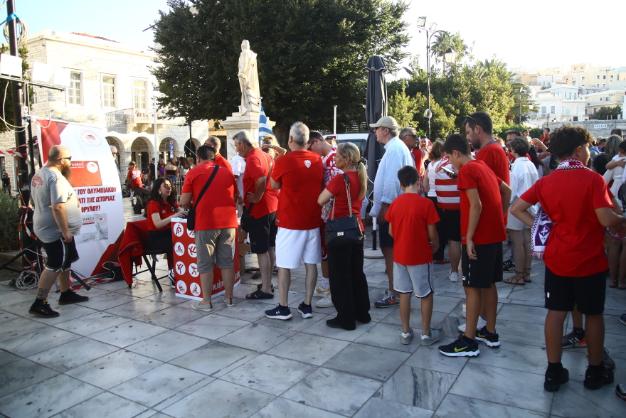 Ολυμπιακός: Στην Ερμούπολη της Σύρου οι ευρωπαϊκές κούπες - Φωτογραφίες 