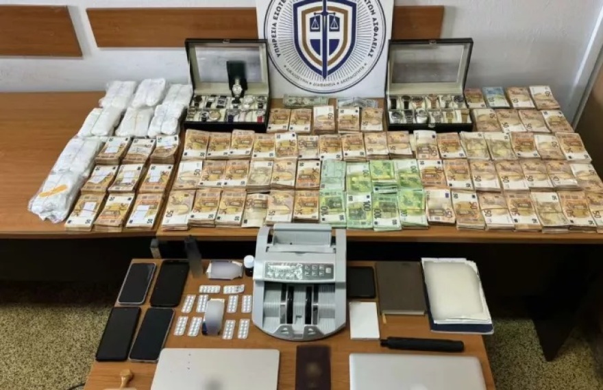 Τα τεφτέρια της συμμορίας: Ντοκουμέντα από τις σημειώσεις που κρατούσαν οι εκβιαστές του Δήμου Αθηναίων 