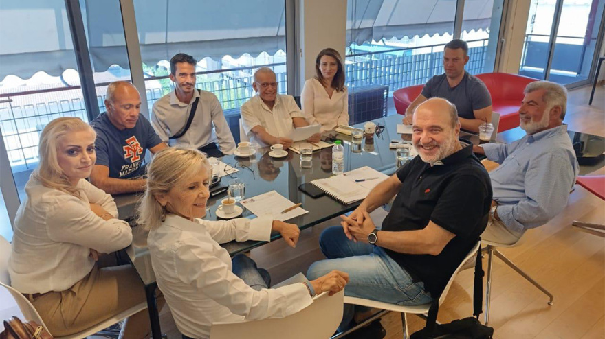 ΣΥΡΙΖΑ: Συνεδρίασε η Οικονομική Επιτροπή παρουσία Κασσελάκη