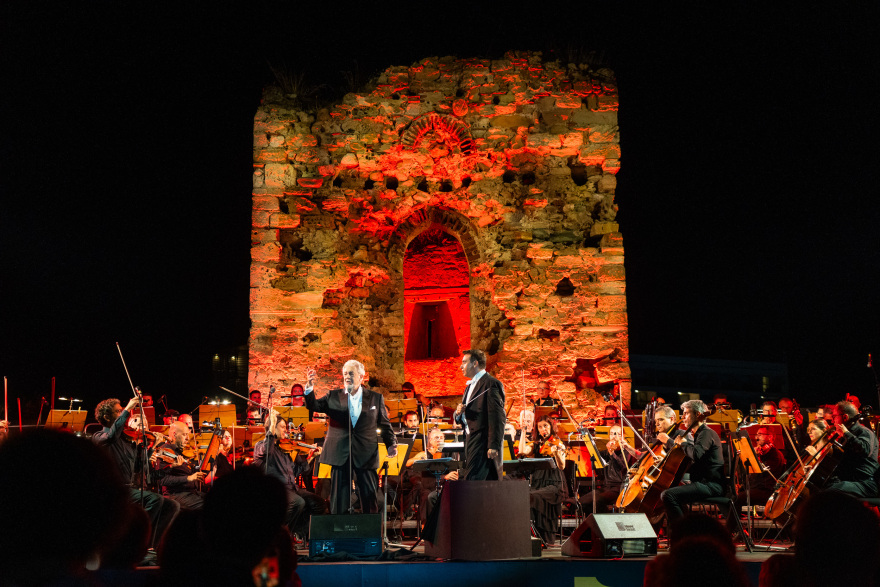 Πλάθιντο Ντομίνγκο: Ακολουθώντας τον κορυφαίο τενόρο στο ταξίδι του στην Ελλάδα