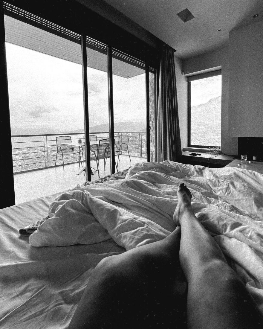 Δανάη Μπάρκα: Η ανάρτηση από τις διακοπές της - Έχει άλλη χάρη να ξυπνάς πιο αργά, γράφει