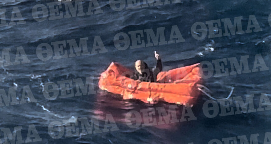 Δραματική επιχείρηση διάσωσης ναυαγού ανάμεσα σε Τήνο-Μύκονο, δείτε βίντεο και φωτογραφίες 