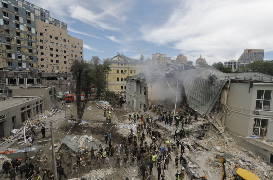 Ζελένσκι: Υποσχέθηκε αντίποινα μετά το ρωσικό πλήγμα στην Ουκρανία με 29 νεκρούς
