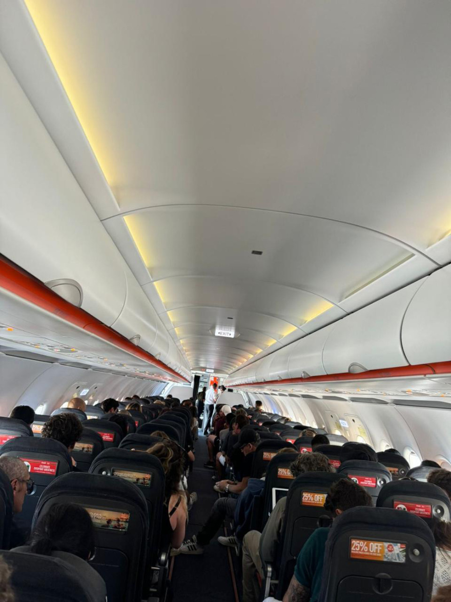 Ταλαιπωρία για επιβάτες πτήσης από Νίκαια σε Μύκονο, δεν μπορούσε να προσγειωθεί λόγω των ανέμων - Βίντεο και φωτό