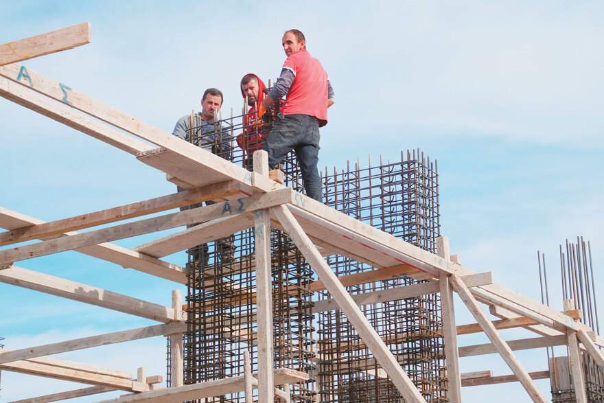 Ο χάρτης με τις 200.000 κενές θέσεις εργασίας σε τουρισμό, αγροτική οικονομία και κατασκευές