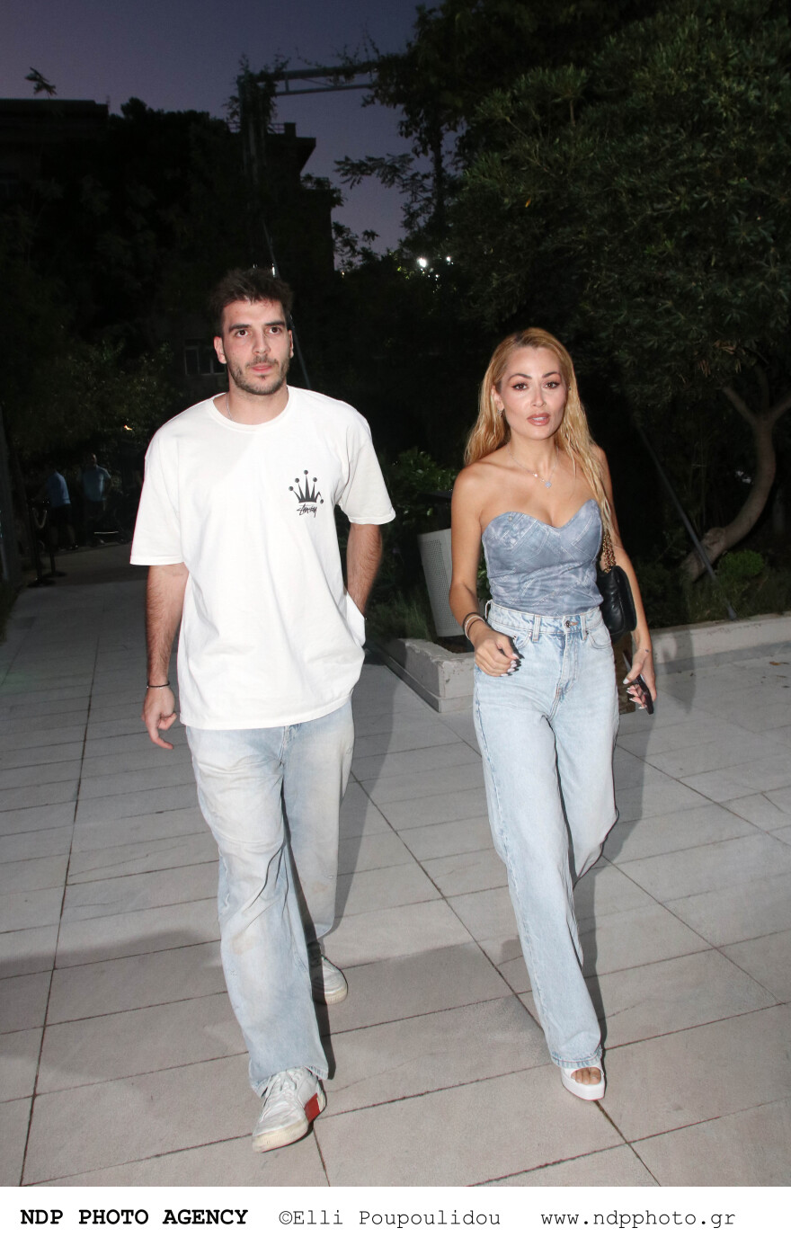 Ελένη Βουλγαράκη - Φώτης Ιωαννίδης: Διασκέδασαν σε συναυλία του Σάκη Ρουβά