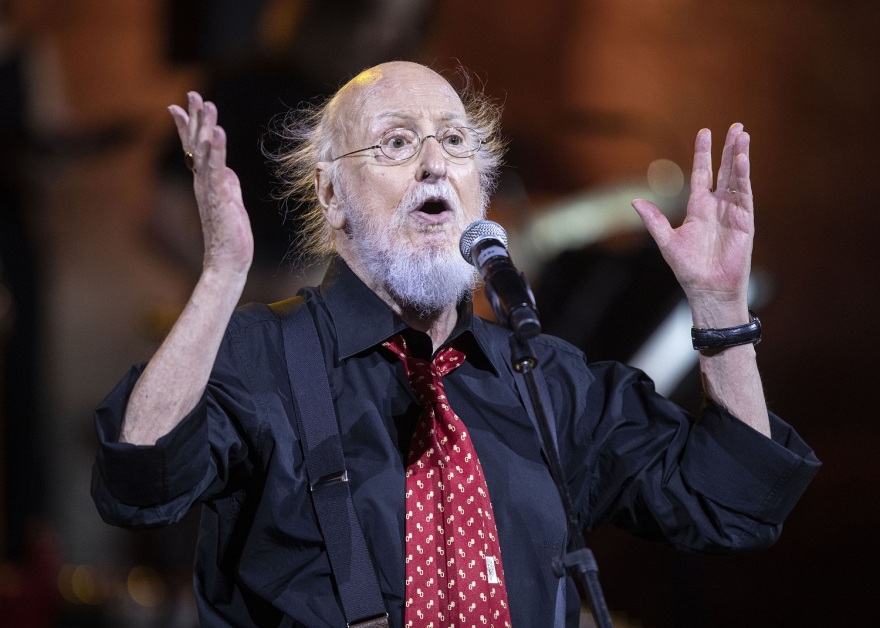 Διονύσης Σαββόπουλος: Κατάμεστο το Ηρώδειο για τη συναυλία του - Το αφιέρωμα για τα 50 χρόνια από την αποκατάσταση της Δημοκρατίας