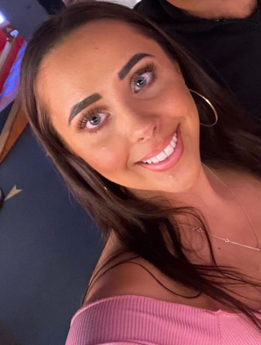 Βρετανία: Θρήνος για τις τρεις γυναίκες που δολοφονήθηκαν με βαλλίστρα - Ψάχνουν τι όπλισε το χέρι του δράστη