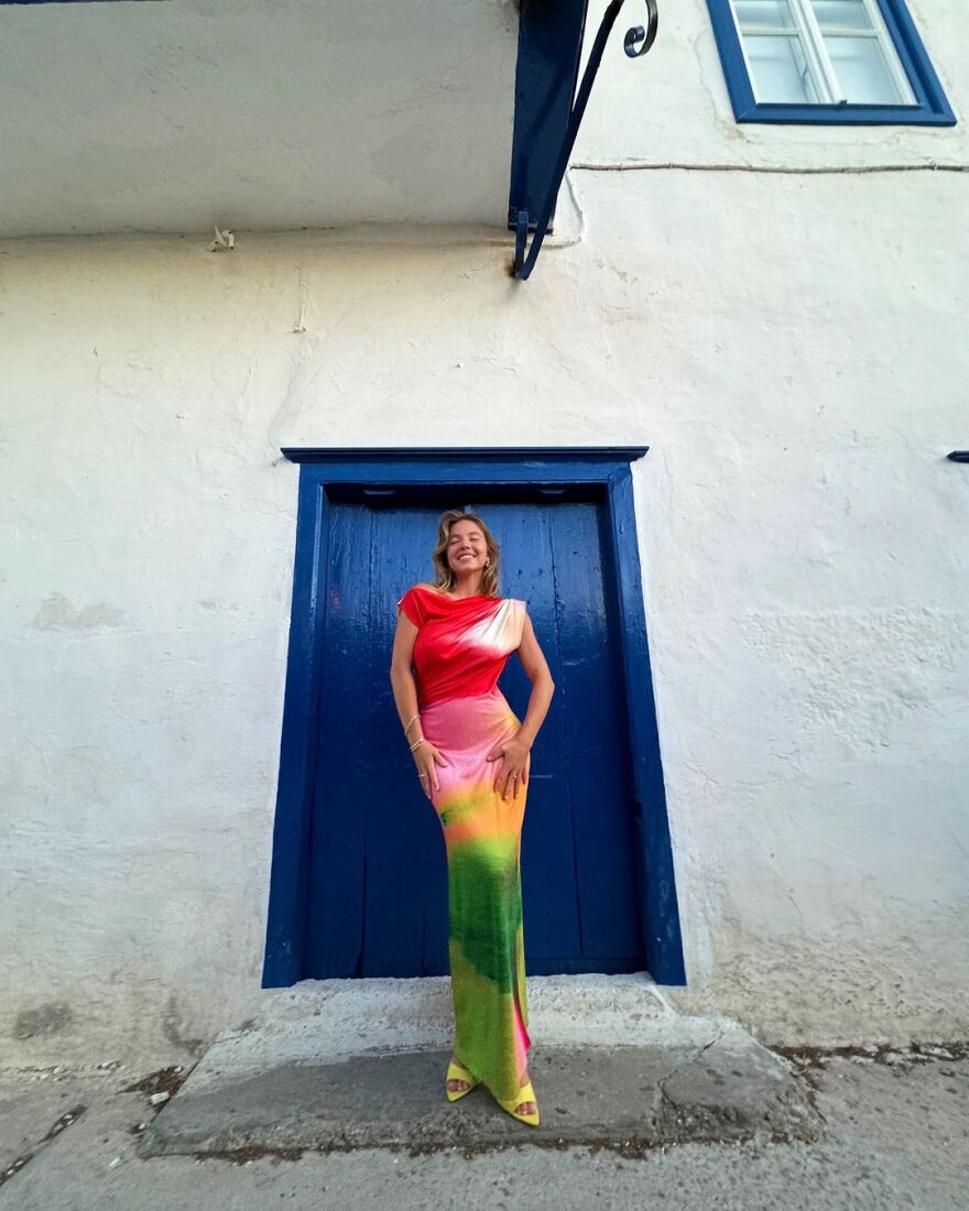 Σίντνεϊ Σουίνι: Κάνει διακοπές στα ελληνικά νησιά - Δείτε βίντεο και φωτογραφίες