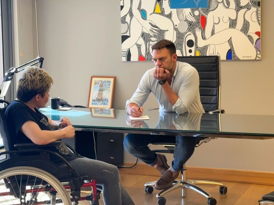 ΣΥΡΙΖΑ: Ο Κασσελάκης ευχαρίστησε τους πολίτες που βρέθηκαν στα γραφεία του - Δείτε φωτογραφίες