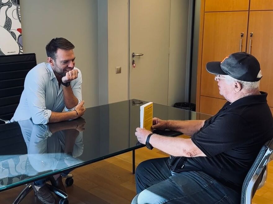 ΣΥΡΙΖΑ: Ο Κασσελάκης ευχαρίστησε τους πολίτες που βρέθηκαν στα γραφεία του - Δείτε φωτογραφίες