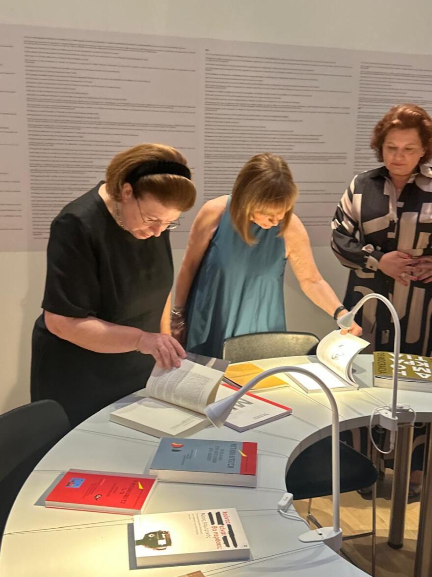 Εθνική Πινακοθήκη: Εγκαινιάστηκε η έκθεση «Δημοκρατία», για τα πενήντα χρόνια από τη Μεταπολίτευση