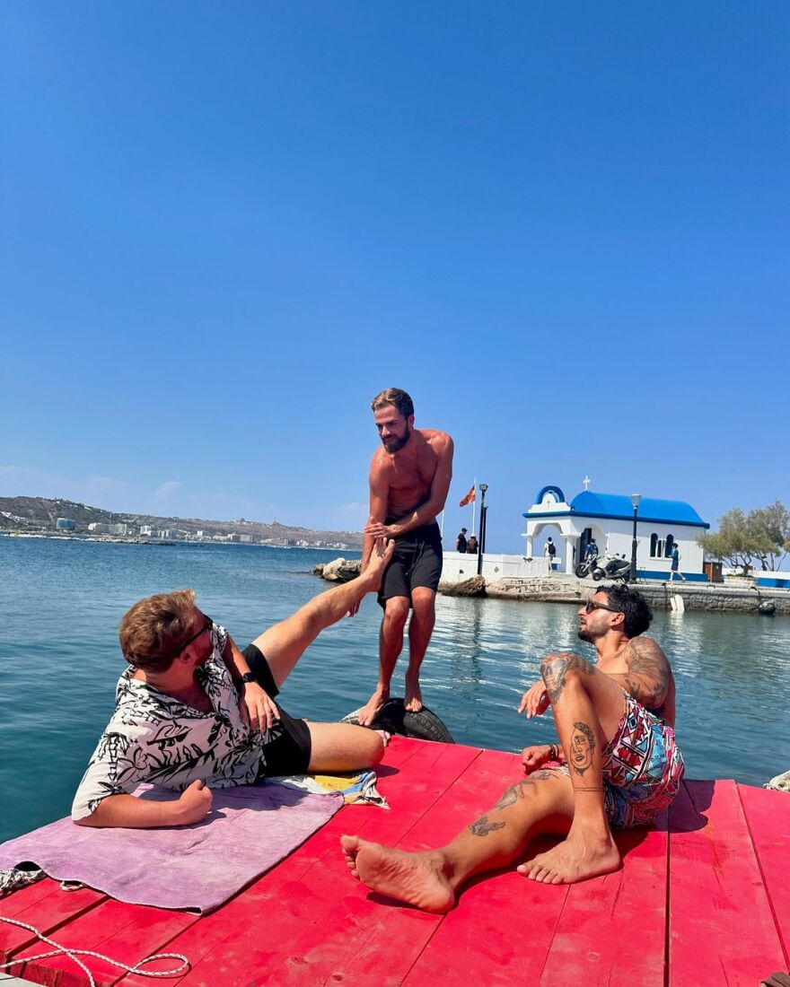 Survivor: Παίκτες του ριάλιτι κάνουν διακοπές στη Ρόδο - Η ανάρτηση του Τζέιμς Καφετζή