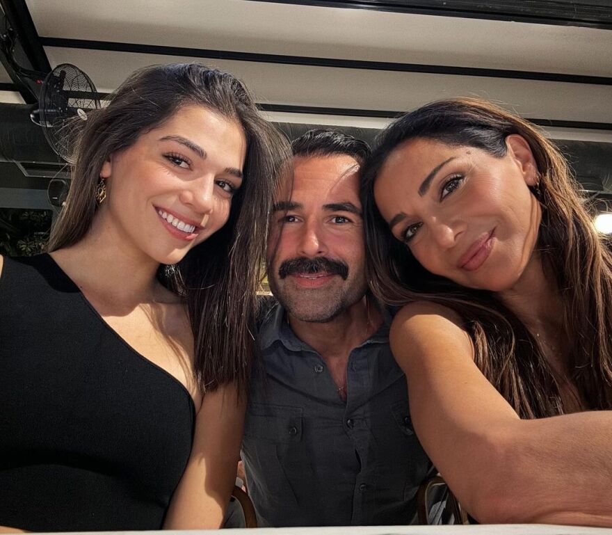 Δέσποινα Βανδή: Οι φωτογραφίες με τη Μελίνα Νικολαΐδη - Χαλαρώνω με το κοριτσάκι μου, γράφει η τραγουδίστρια