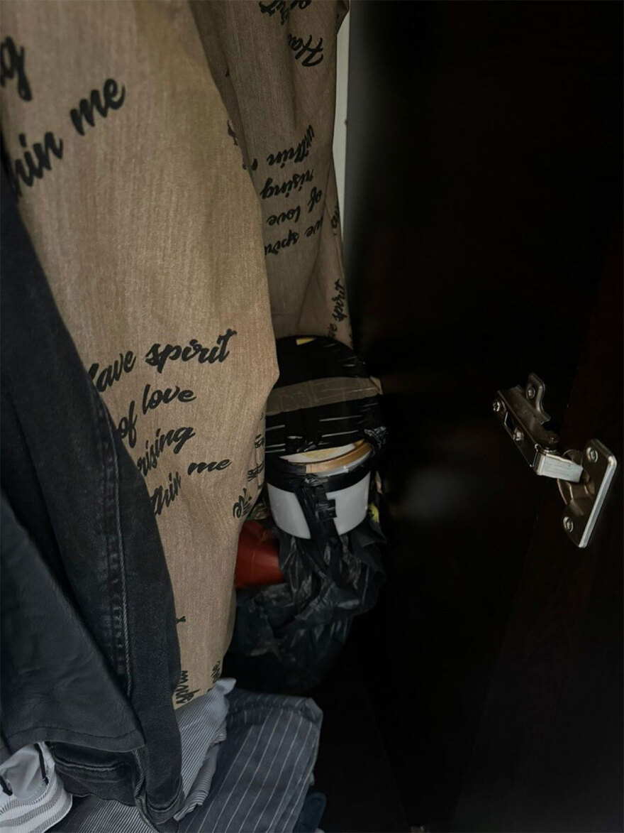 Θεσσαλονίκη: Έκρυβαν σε βαρέλι και ντουλάπα 9 κιλά ηρωίνη - Δύο συλλήψεις