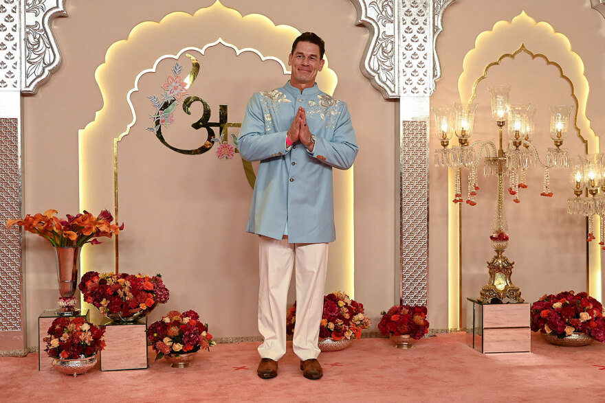 Ινδία: Χλιδή και λαμπεροί σταρ στον γάμο του γιου του μεγιστάνα Αμπάνι - Δείτε φωτογραφίες και βίντεο