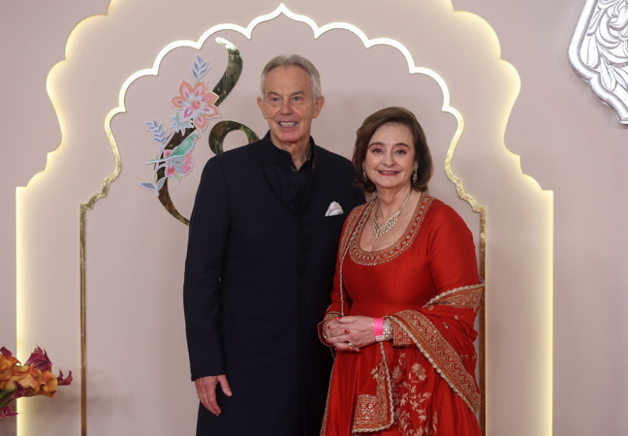 Ινδία: Χλιδή και λαμπεροί σταρ στον γάμο του γιου του μεγιστάνα Αμπάνι - Δείτε φωτογραφίες και βίντεο