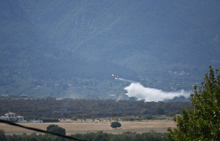 Υπό μερικό έλεγχο η φωτιά στο Λιτόχωρο 