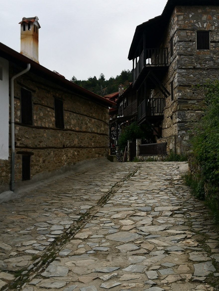 Εξαιρετικά άνιση η κατανομή του πληθυσμού στην Ελλάδα - Το 50% των πολιτών μένει σε μόλις 66 δήμους από τους 1.036!