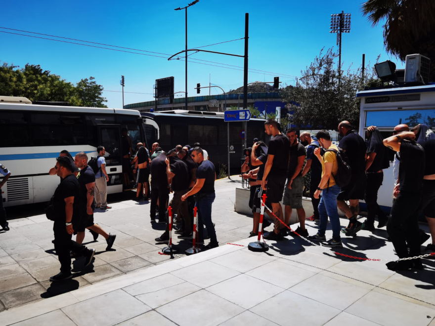 Εκβιασμοί, επιθέσεις και βόμβες: Η εγκληματική οργάνωση που συμμετείχαν οι οργανωμένοι οπαδοί που συνελήφθησαν