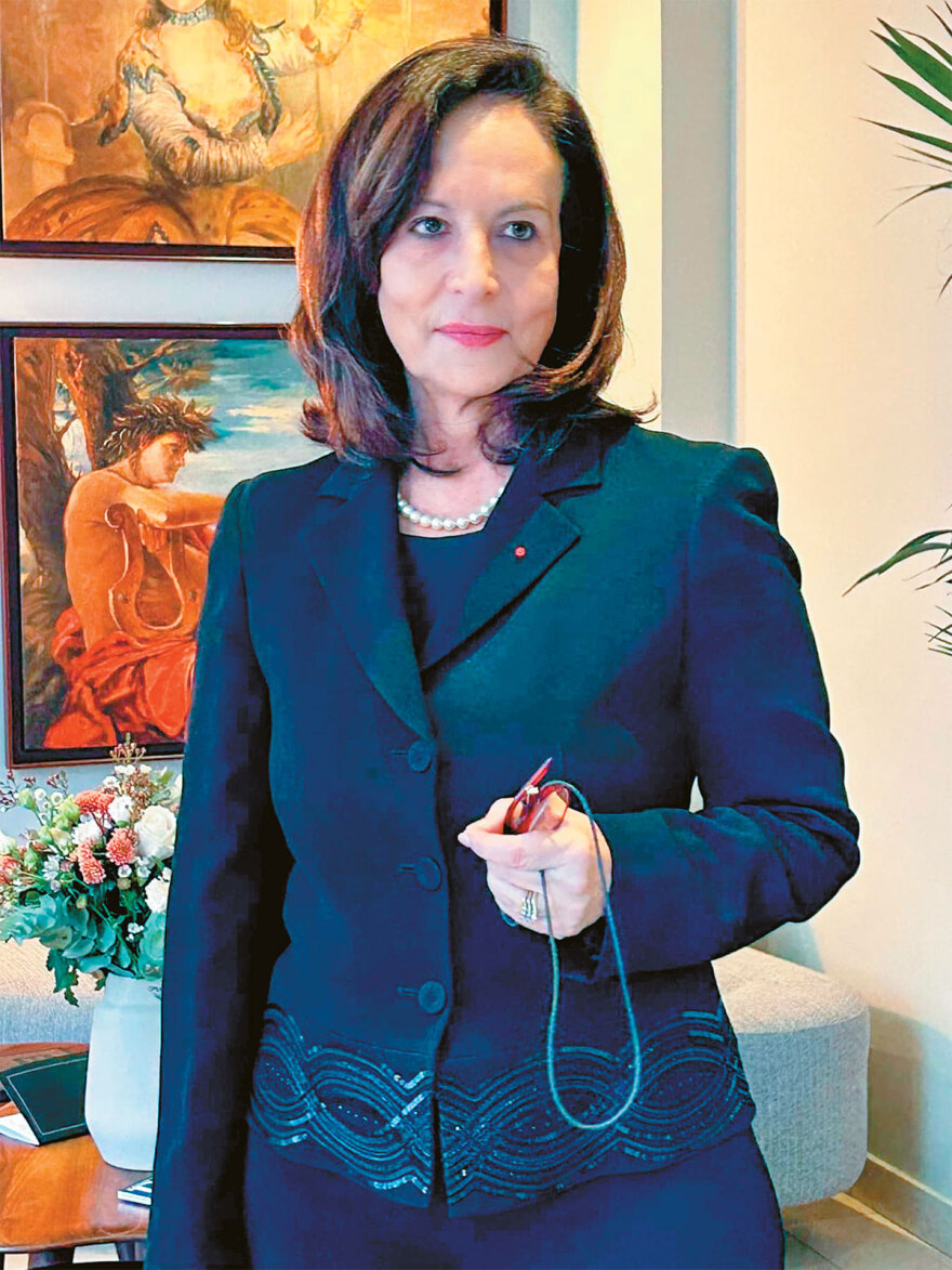 Εκλογές στο ΠΑΣΟΚ: Η Άννα Διαμαντοπούλου από δεξιά και ο Χάρης Δούκας από αριστερά ανακατεύουν την τράπουλα