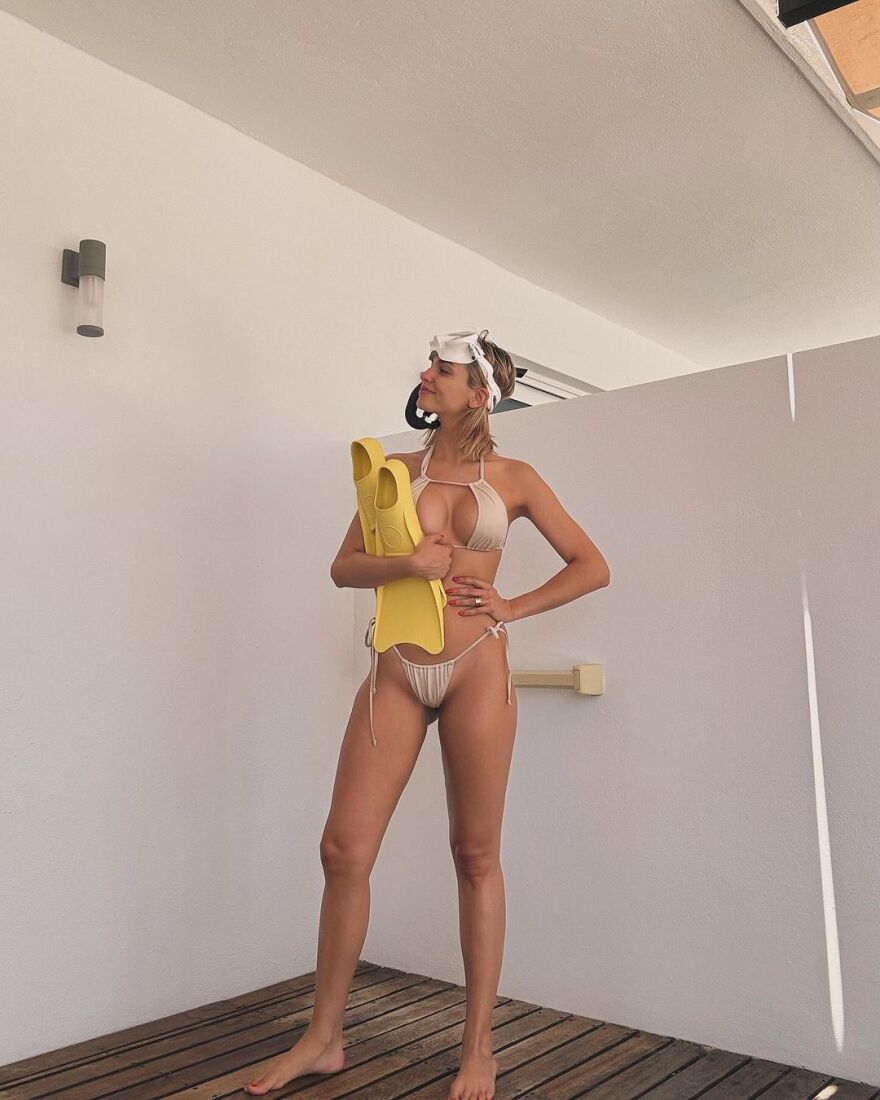 Κατερίνα Λιόλιου: Πόζαρε με μαγιό και βατραχοπέδιλα στο Instagram