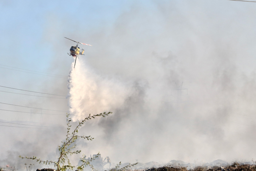 Υπό μερικό έλεγχο η πυρκαγιά σε χαμηλή βλάστηση στον Ασπρόπυργο 