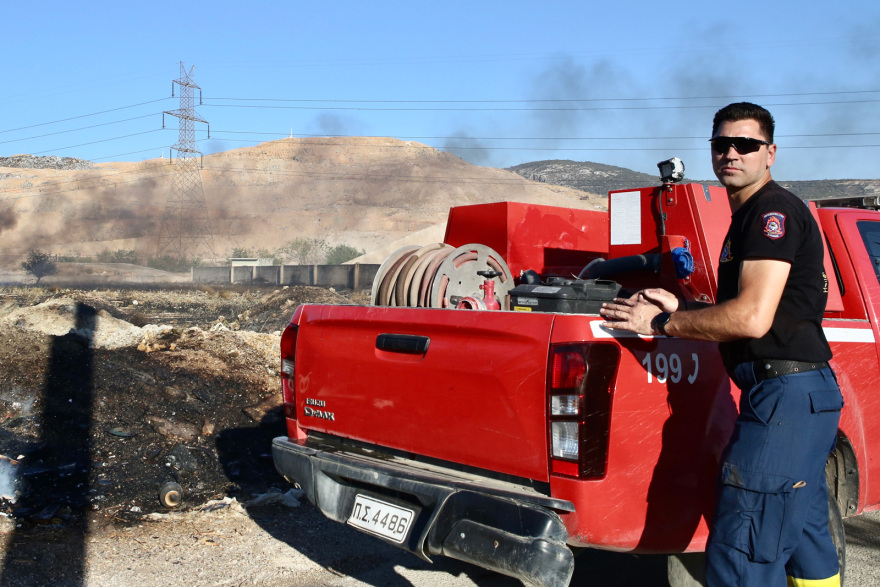 Υπό μερικό έλεγχο η πυρκαγιά σε χαμηλή βλάστηση στον Ασπρόπυργο 